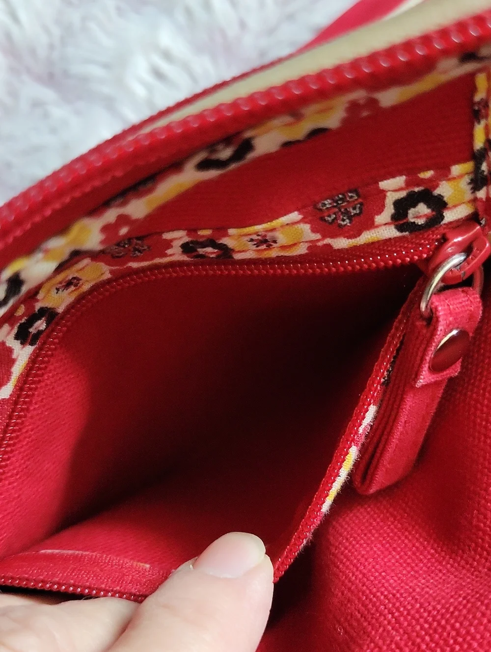 Vera Bradley Retired Deco Red White Black Daisy Floral Canvas Tote Shoulder Bag